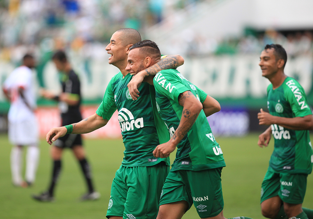 Sob forte chuva, Chapecoense vence o Inter de Lages e segue 100% no Catarinense