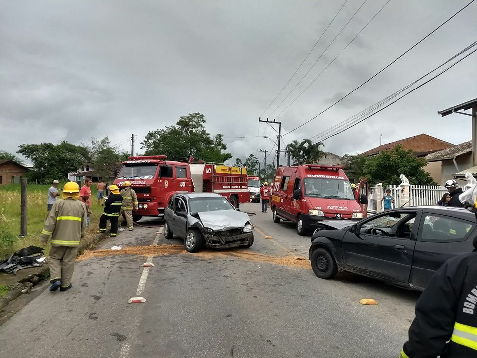 Joinville | Duas mulheres e uma criança ficam feridas em acidente no bairro Cubatão