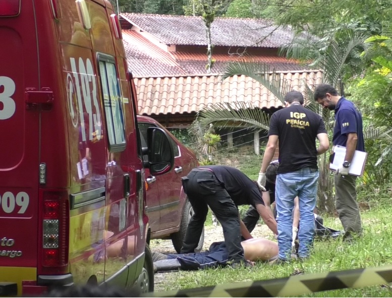 Massaranduba | Após discussão, homem mata vizinho, atira em outro e se suicida