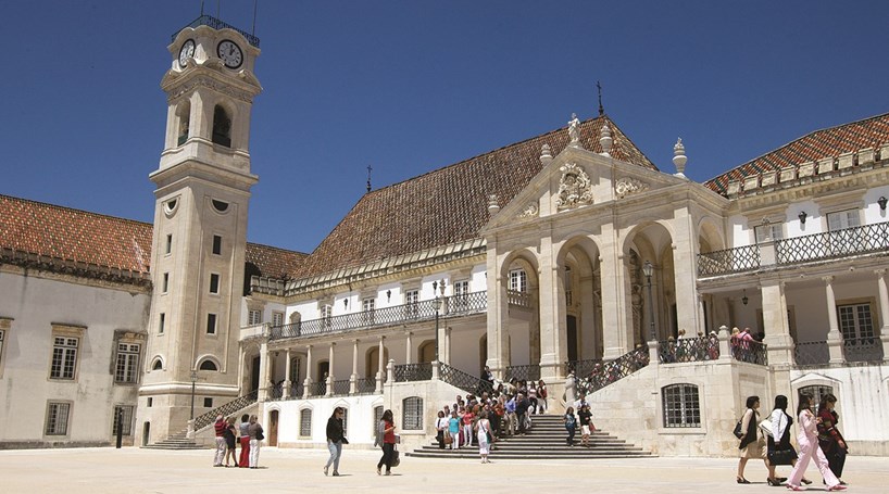 Universidade de Portugal seleciona brasileiros com boas notas no Enem