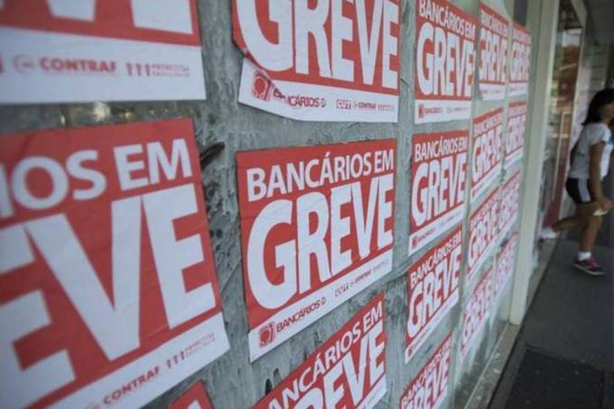 Bancários de todo o Brasil entram em greve nesta segunda