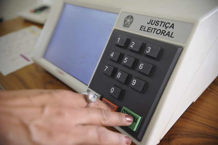 Mais de 16 mil eleitores tiveram o título cancelado por falta de revisão na região do Vale do Itapocu