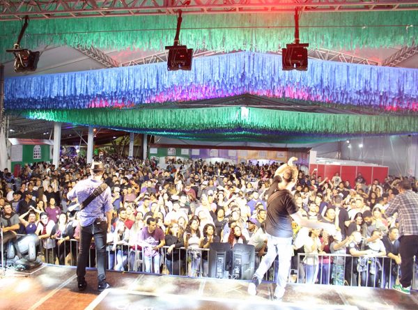 6º Festival do Camarão traz shows nacionais gratuitos para Porto Belo