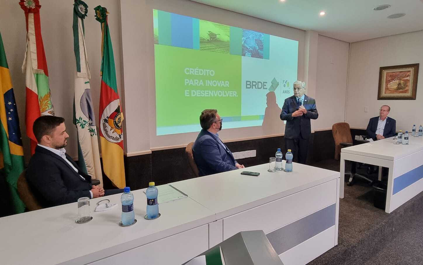 BRDE concede R$ 1,4 bilhão para empreendedores de Santa Catarina e supera meta do ano