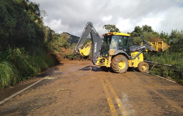 Rodovias de Santa Catarina seguem com bloqueios por conta das chuvas
