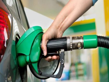 Duas cidades de SC registram o preço médio da gasolina comum abaixo de R$ 5