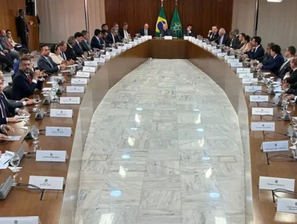 Governador de SC participa de reunião com Lula sobre invasão aos Três Poderes