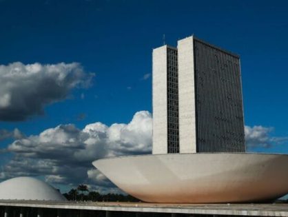 “Deputades, eleites, parlamentare”: publicação da Agência Brasil chama atenção com linguagem “neutra”