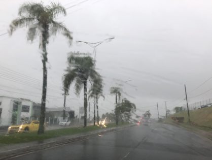 Chuva que provocou estragos em SP se desloca para SC; Defesa Civil dispara alerta