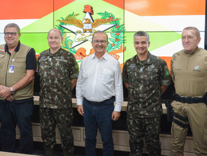 Estratégias de ajuda humanitária em SC são alinhadas com comandante da 5ª Divisão do Exército