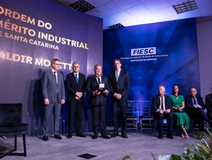 Valdir Moretto recebe a Ordem do Mérito Industrial da Fiesc