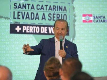 Santa Catarina Levada a Sério: governador conversa com os 15 prefeitos da Amesc em Araranguá