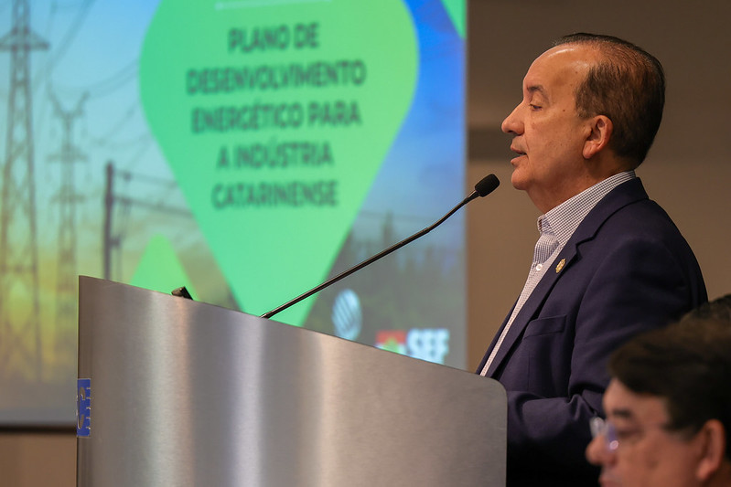 Jorginho Mello anuncia mais de R$ 220 milhões em investimentos no setor elétrico para a indústria catarinense