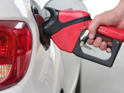 Preço da gasolina cai pela 2ª semana seguida em SC