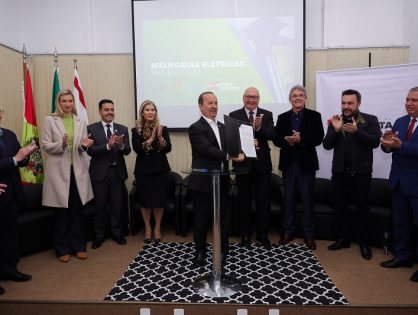 Governo firma parceria com Celesc e Acafe para acelerar recuperação da rede elétrica das escolas estaduais