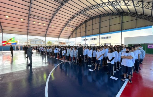Governo de Santa Catarina vai manter funcionamento das escolas cívico-militares no estado