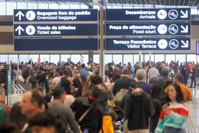 Acidente no Aeroporto de Florianópolis afetou 9 mil pessoas, diz concessionária