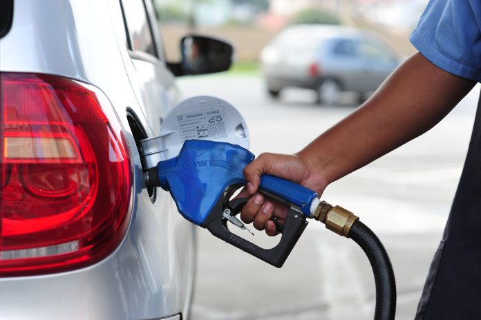 Petrobras aumenta preços da gasolina e do diesel; medida vale a partir de hoje