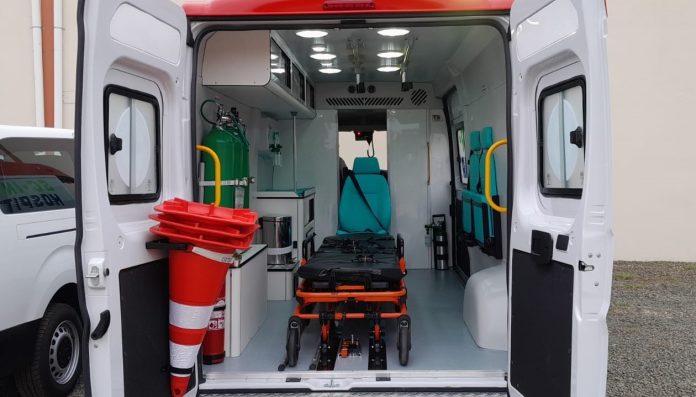 Santa Catarina recebe primeira ambulância projetada no Brasil para atendimento a obesos