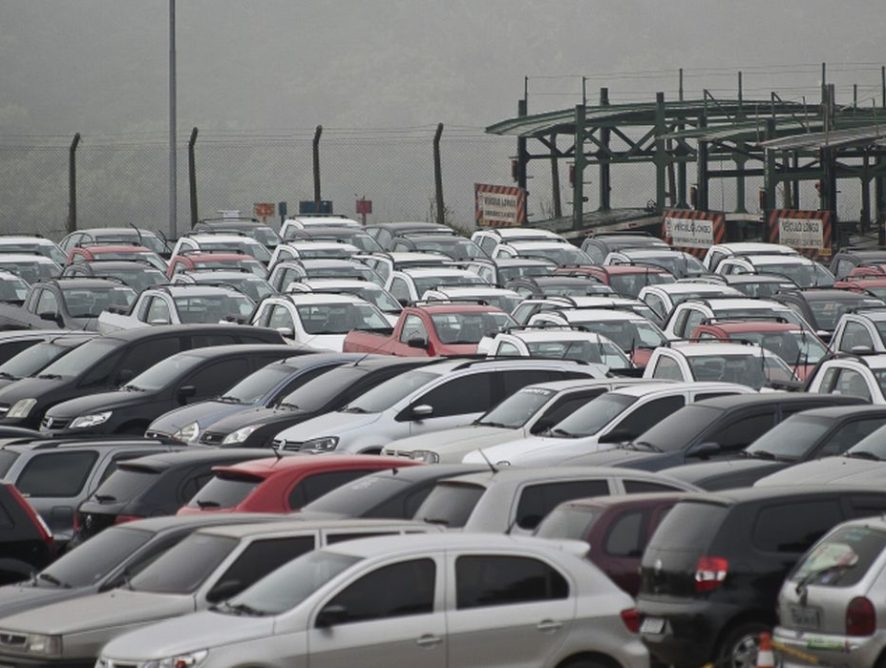 Venda de veículos leves cai 8,7% em agosto diz Fenabrave