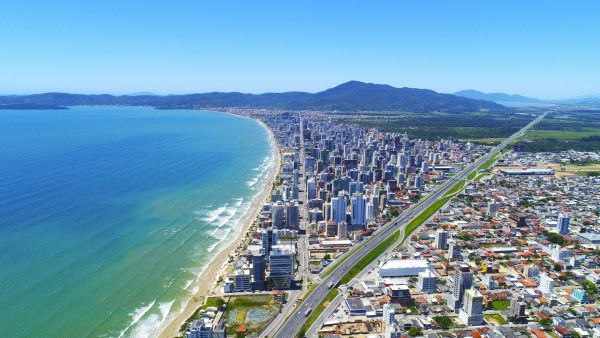 Ranking de metro quadrado mais caro no Brasil tem 3 cidades do Litoral Norte de SC no top 6
