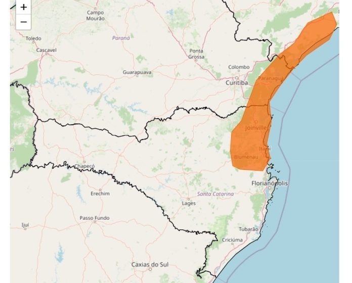 Inmet emite alerta para chuvas fortes e volumosas, com até 100 mm, em Santa Catarina