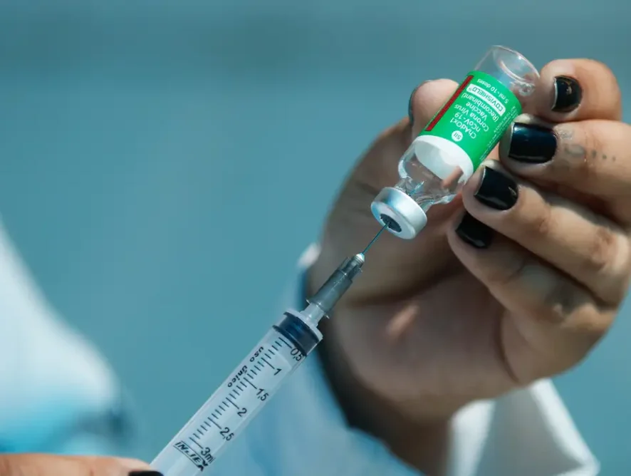 Pelo Estado 06/02: A polêmica em torno da vacina para estudantes