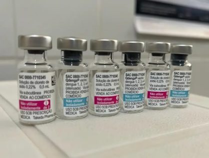 Remessa com 15 mil doses da vacina contra a doença chega em SC