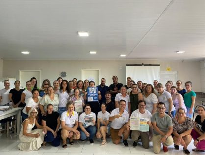Professores de Santa Catarina se unem em Assembleia para discutir possibilidade de greve