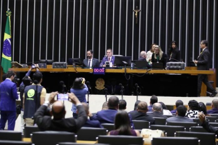 Câmara aprova medida contra ocupações de terras no Brasil