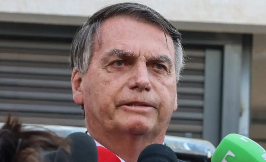Pela primeira vez, Bolsonaro critica prisão de Filipe Martins: “tortura”