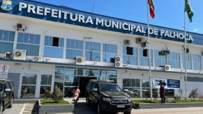 Prefeito de Palhoça e deputado estadual são denunciados pelo MPF após operação da PF