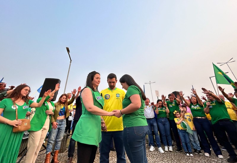 Com a presença de políticos e familiares, ato pela liberdade de Salvaro é realizado em Criciúma