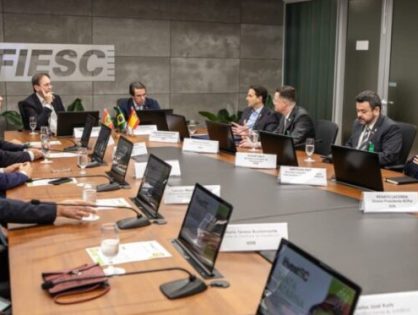 Santa Catarina destaca seu potencial econômico em reunião com ex-presidente espanhol