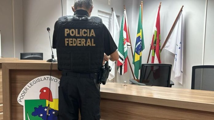 Suspeita de compra de votos com uso de dinheiro falso é alvo de operação em cidade de SC