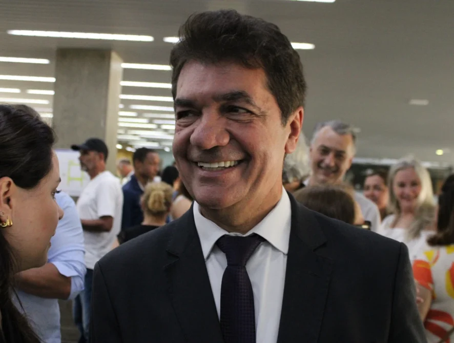 Salvaro alfineta Ricardo Fabris sobre horário de verão na Prefeitura de Criciúma