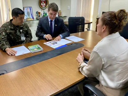 Em Brasília, Salvaro trata sobre casas militares da Praça do Congresso