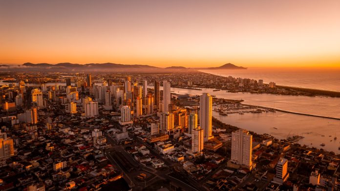 Crescimento econômico de Itajaí transforma o mercado imobiliário local