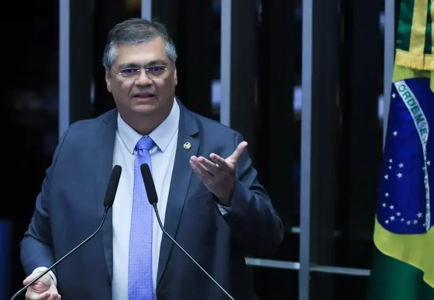 Dino determina suspensão do pagamento de R$ 4,2 bilhões emendas e aciona PF contra congresso