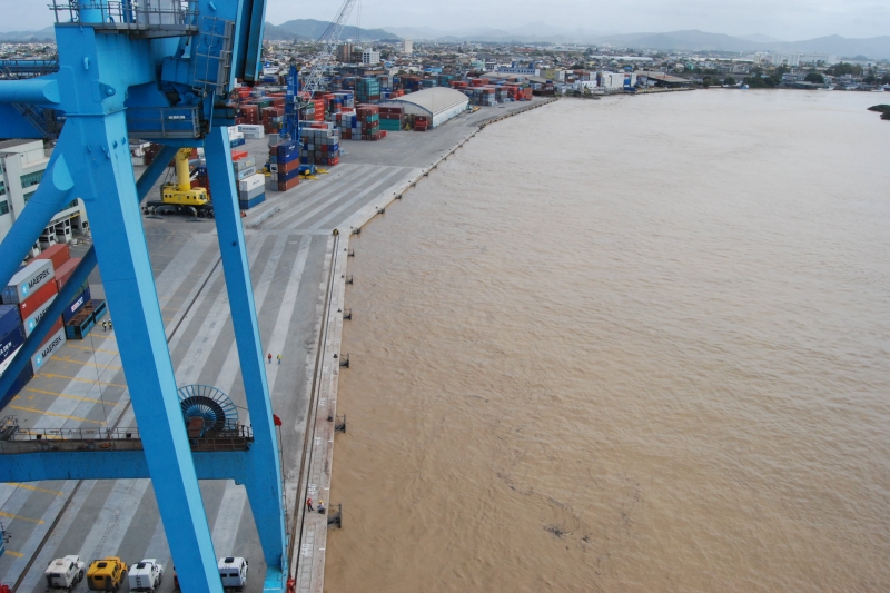 Liminar suspende federalização do Porto de Itajaí