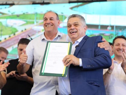 Itamar Agnoletto assume a Prefeitura de Chapecó e assina ordem de serviço para construção da sede da Câmara de Vereadores