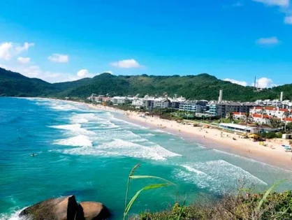 Florianópolis é o 3º destino mais buscado pelos estrangeiros para o verão