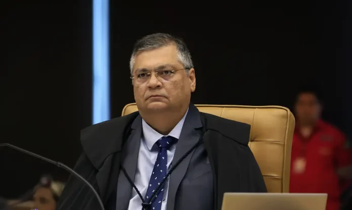 Dino manda CGU auditar R$ 469 milhões em emendas sem plano de trabalho