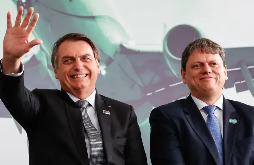 Bolsonaro e Tarcísio venceriam Lula em cinco estados em disputa de 2026