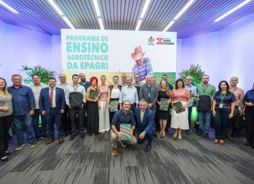 Governador lança Programa de Ensino Agrotécnico da Epagri e anuncia investimentos em Cedups