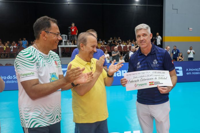 Governador autoriza recursos para a Federação Catarinense de Vôlei na final da Copa Brasil, em São José