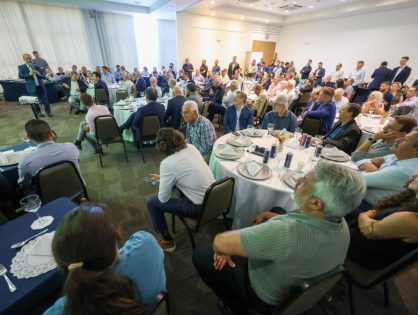Em palestra, governador destaca investimentos do Estado no saneamento e parceria com prefeituras
