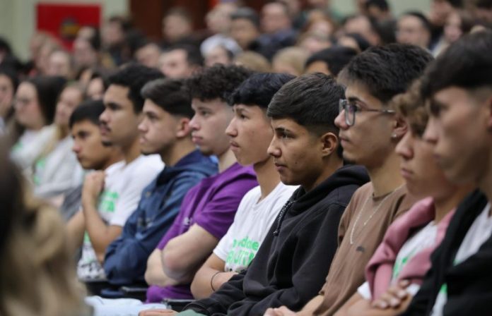 Governo de Santa Catarina aprimora Programa Universidade Gratuita para 2025