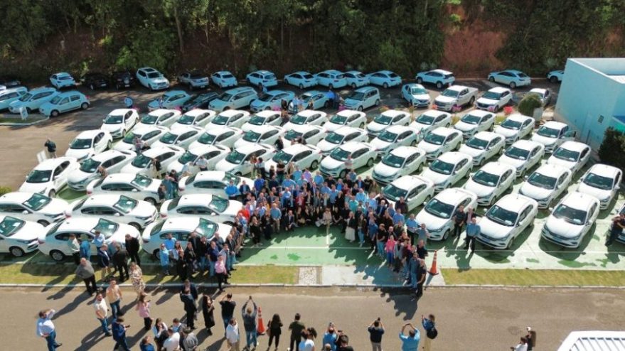 Secretaria da Saúde entrega ambulâncias e veículos para ampliar serviços em mais de 50 municípios
