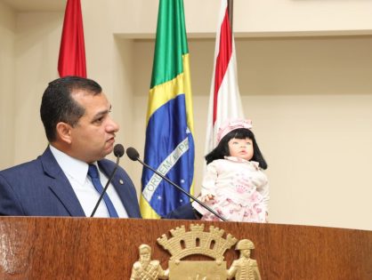Vereador quer proibir atendimento médico a bonecos hiper-realistas em Florianópolis